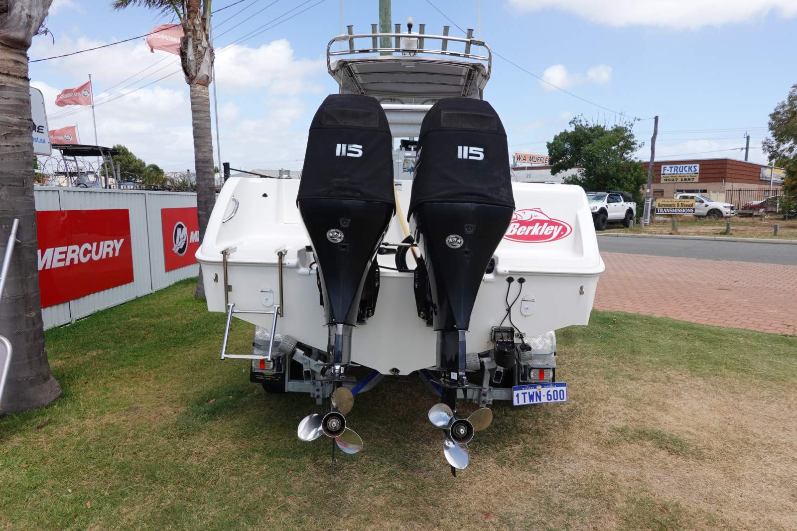 CruiseCraft Outsider 685 ***2013 engines, 2021 Trailer***
