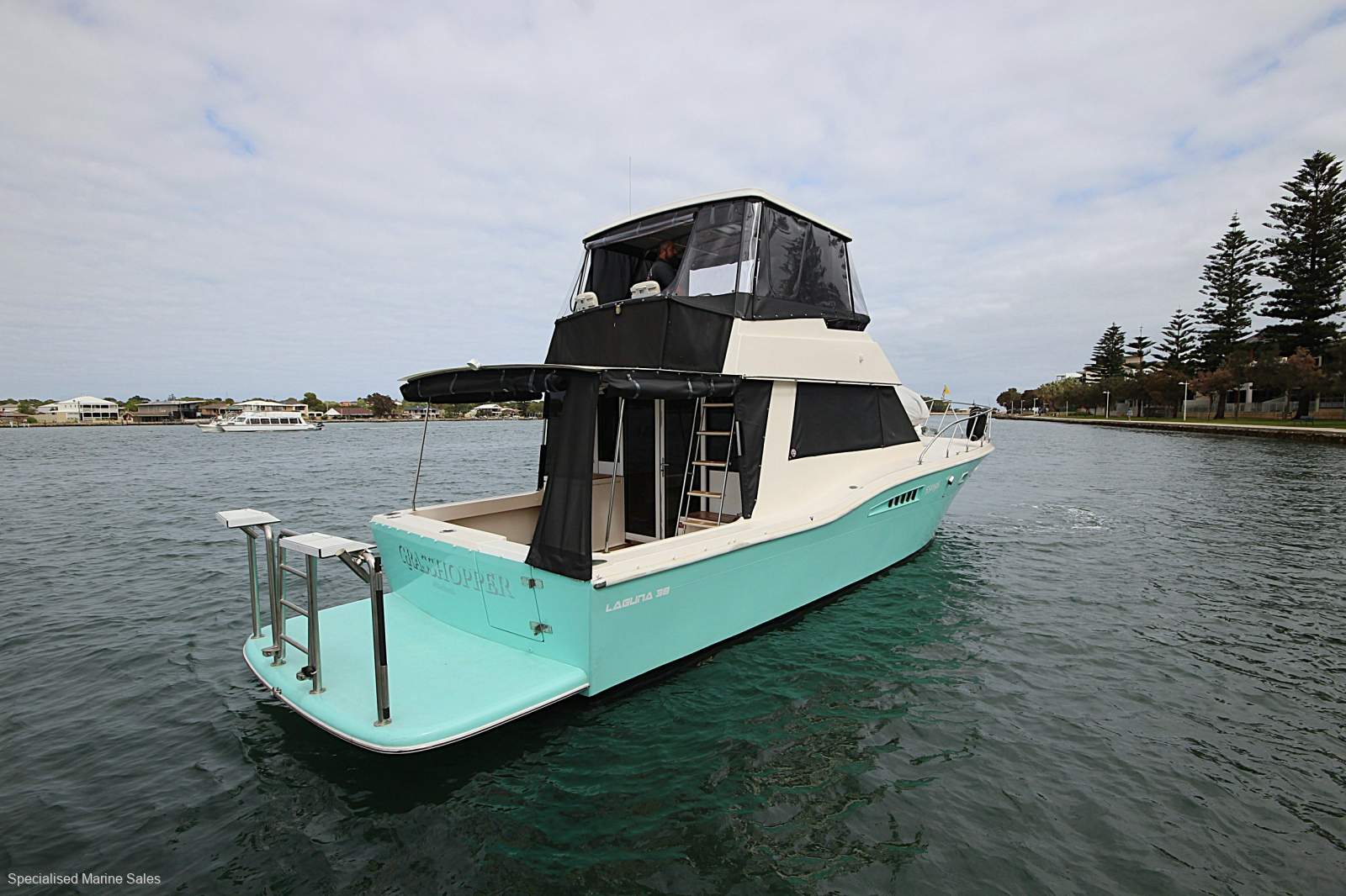 Laguna 38 Flybridge *** YOU WONT FIND BETTER *** $ 249,000 ***