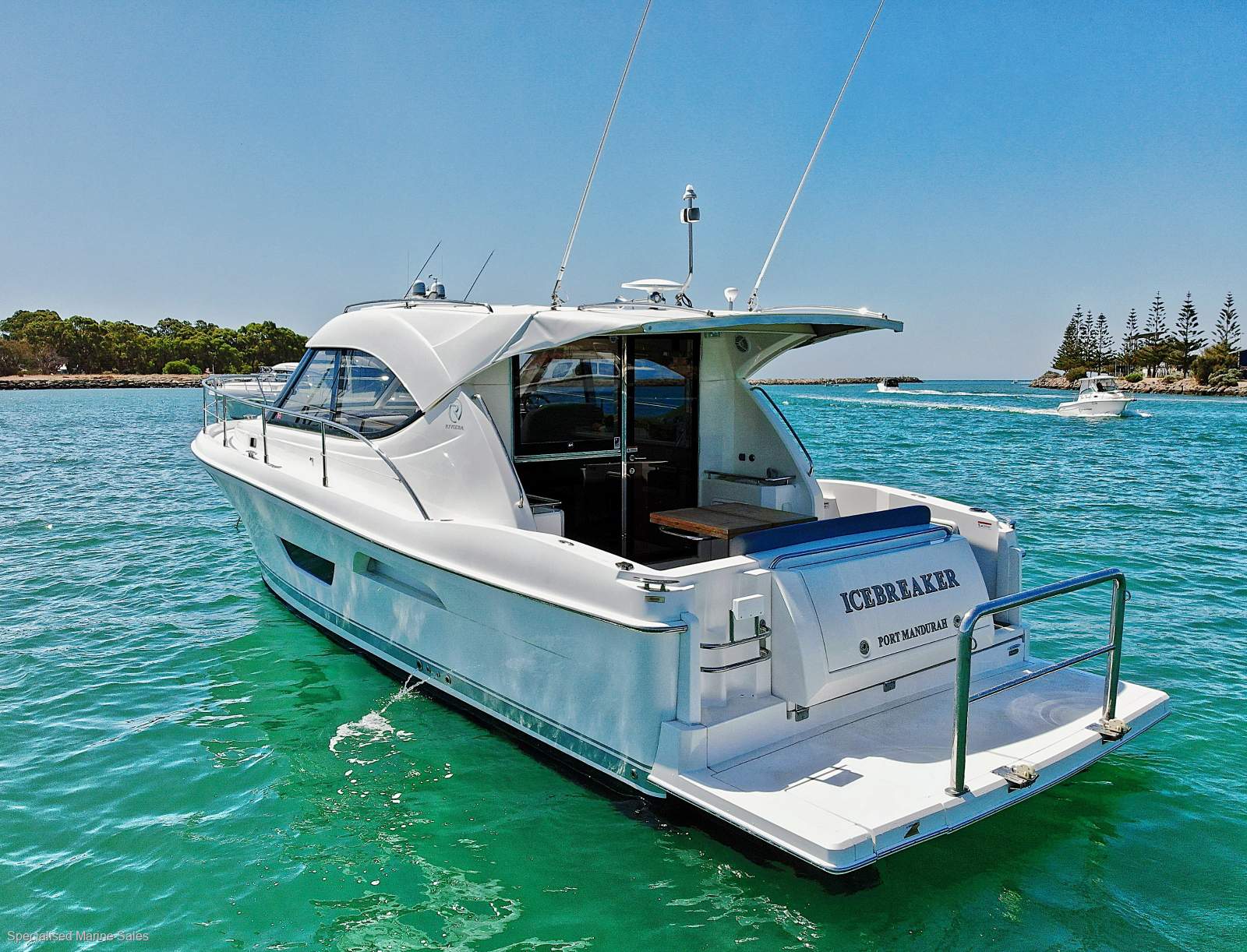 Riviera 3600 Sport Yacht Series 11 *** PERFECT FAMILY BOATING *** $ 469,000 ***