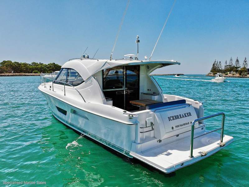 Riviera 3600 Sport Yacht Series 11 *** PERFECT FAMILY BOATING *** $ 469,000 ***