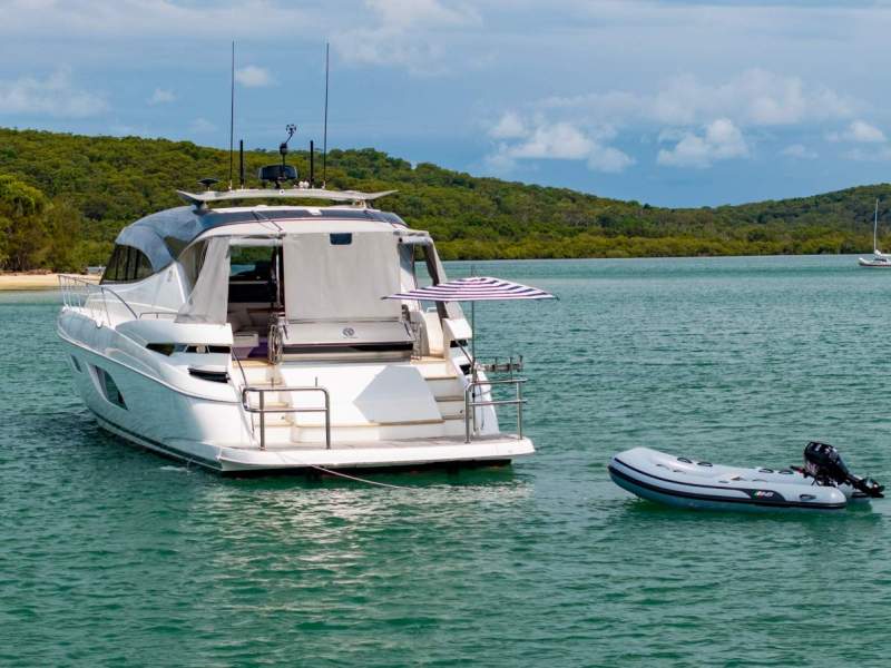 Riviera 6000 Sport Yacht Platinum Edition