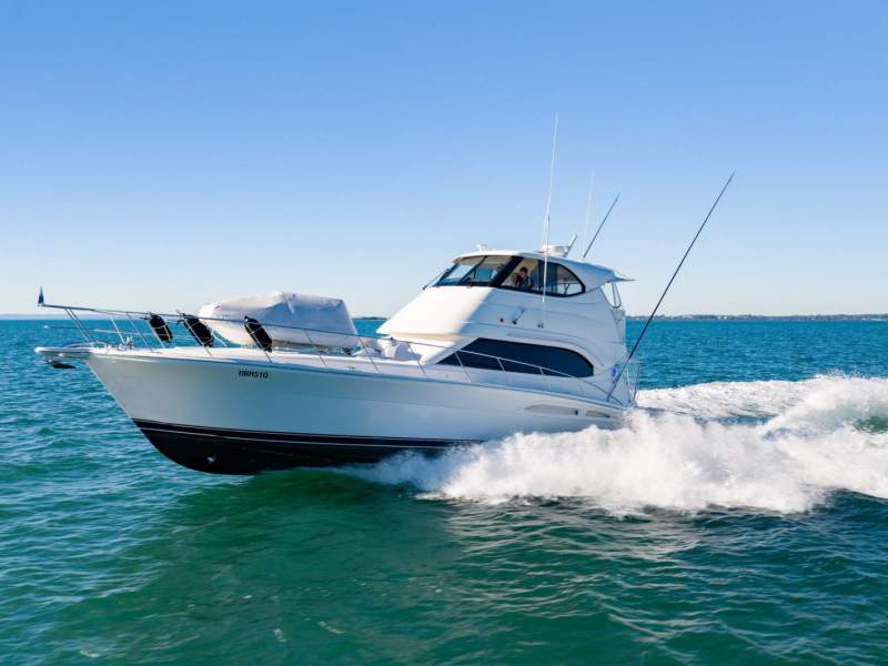 Riviera 51 Enclosed Flybridge