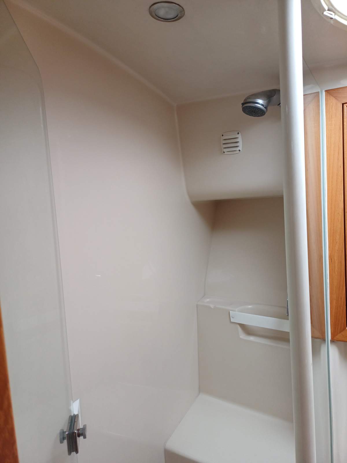 Sunset Boulevard Riviera 37 Flybridge Twin 370hp Cummins. Set up for offshore fishing Boat Brokers of Tasmania