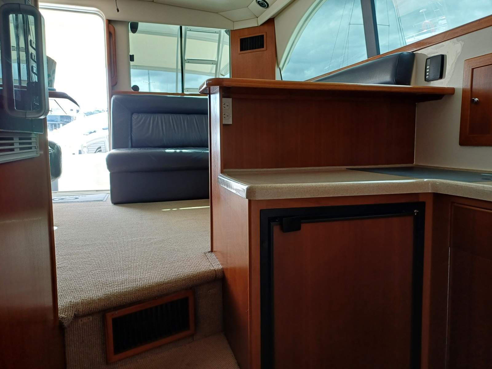 Sunset Boulevard Riviera 37 Flybridge Twin 370hp Cummins. Set up for offshore fishing Boat Brokers of Tasmania
