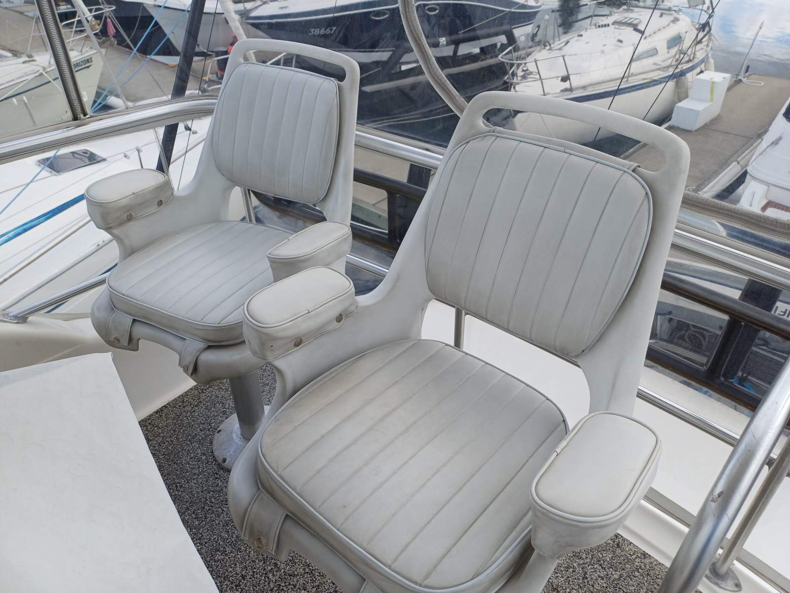 Sunset Boulevard Riviera 37 Flybridge Twin 370hp Cummins. Set up for offshore fishing Boat Brokers of Tasmania