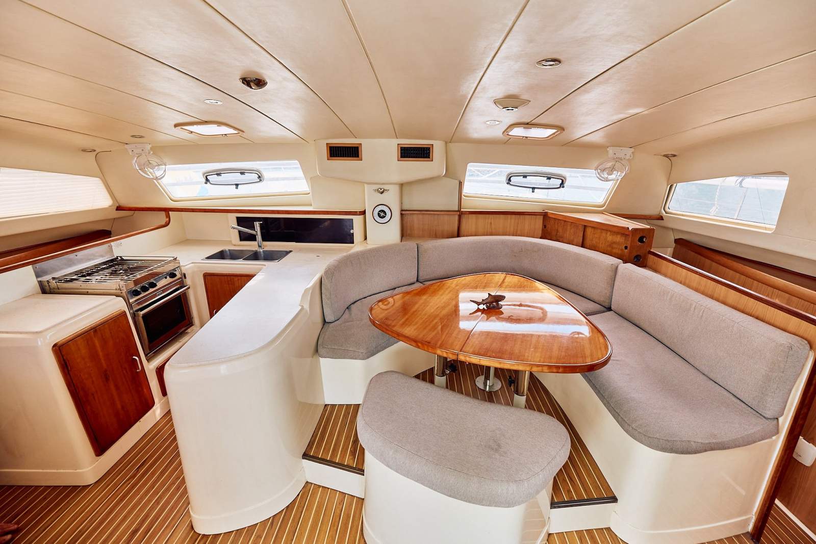 Leopard Catamarans 47