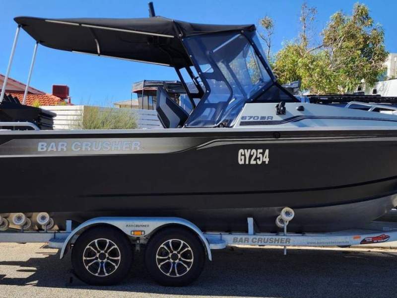 Bar Crusher 670 BR Bow Rider