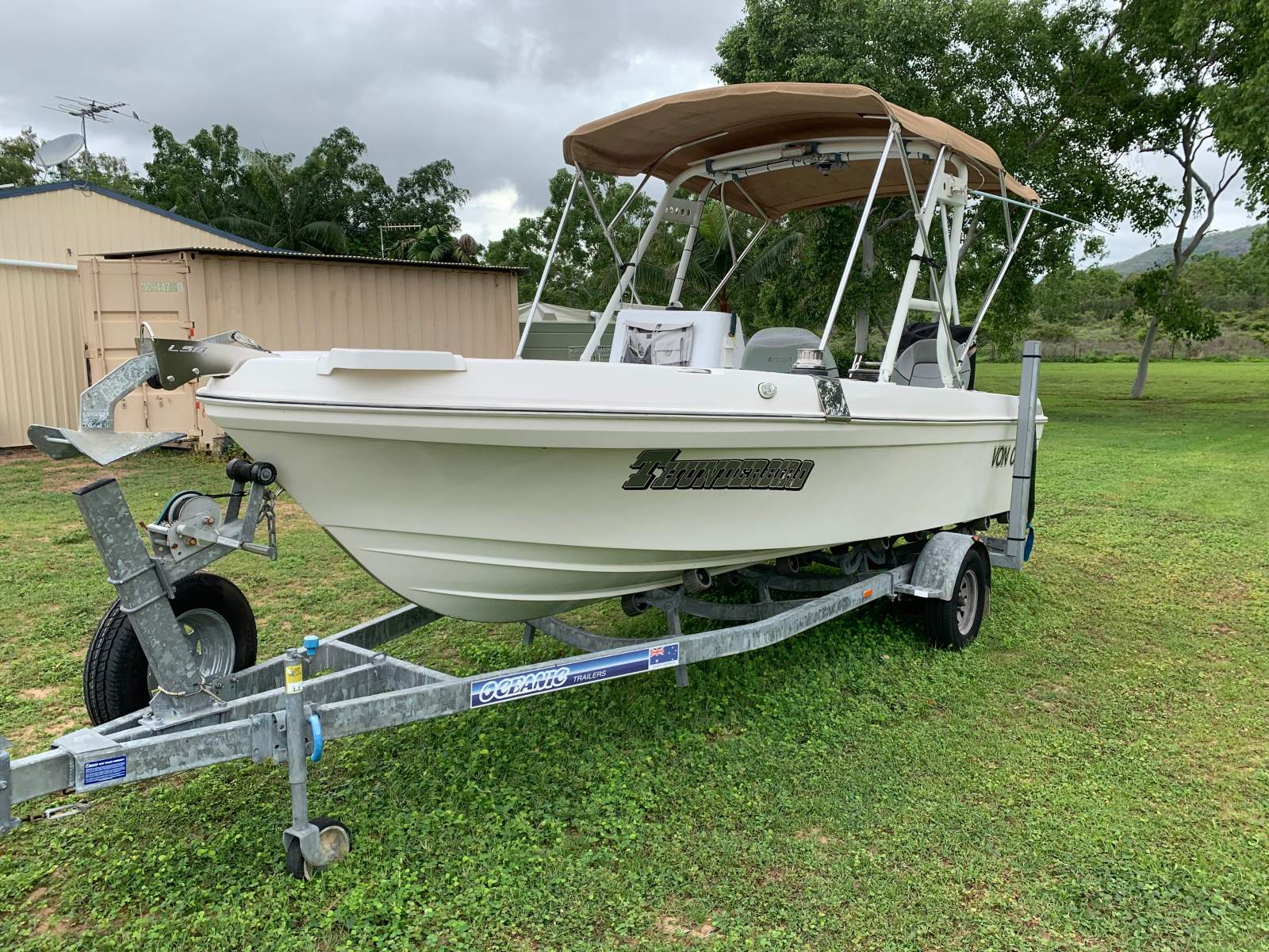 Bonito 560 Side Console