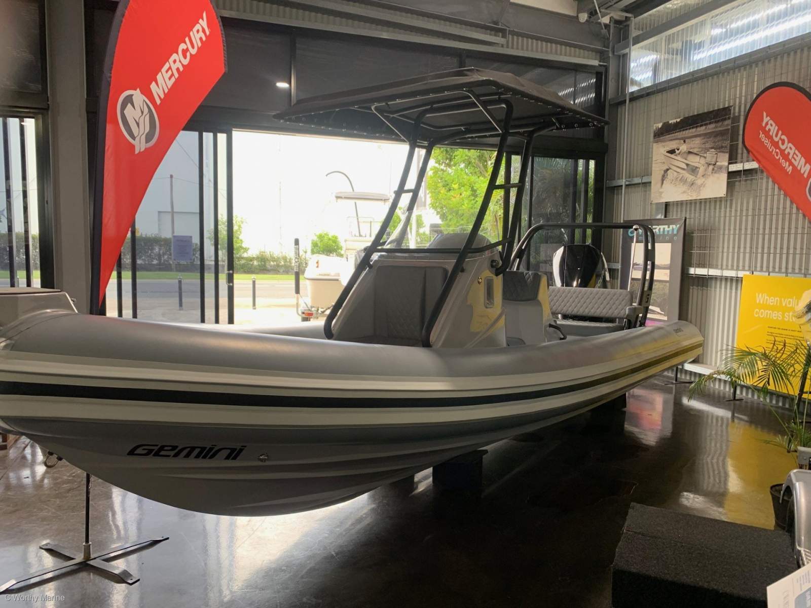 Gemini Centre Console 650