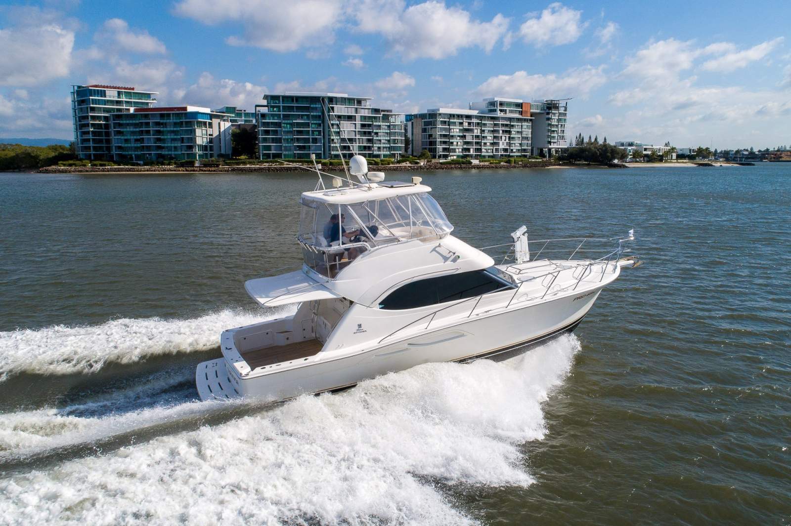 Riviera 40 Flybridge