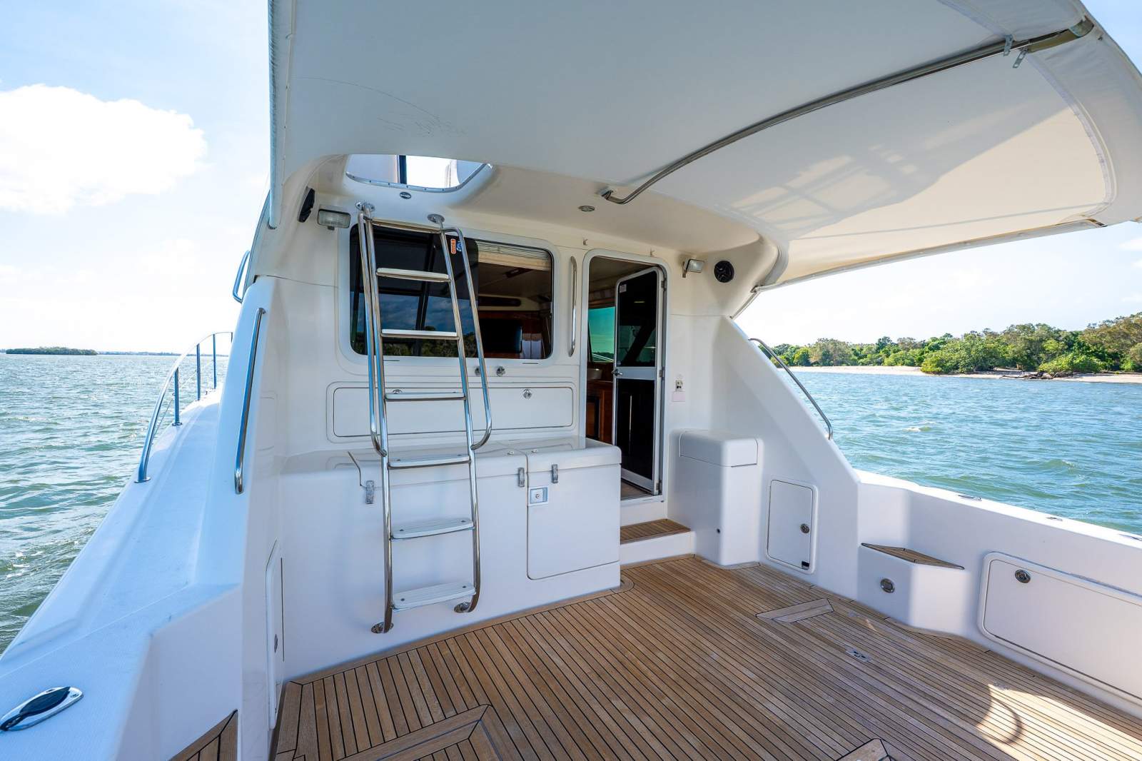 Riviera 40 Flybridge