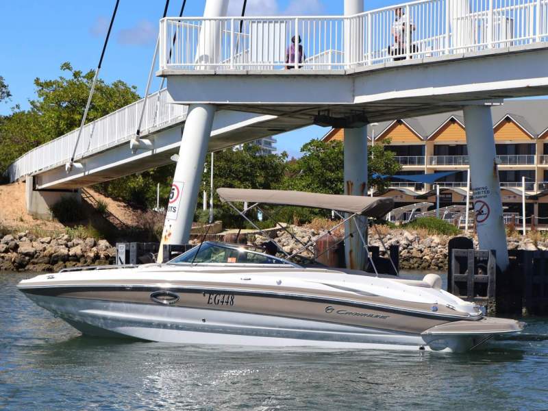 Crownline 252 Ex - BRAND NEW 6.2L 300hp Mercruiser!