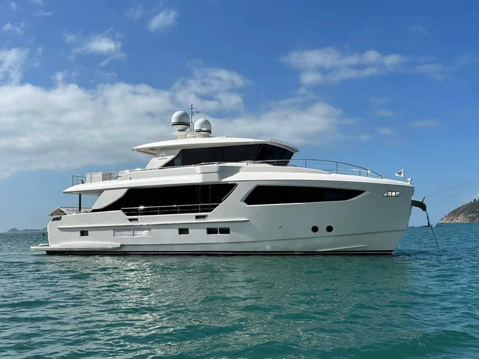 Horizon Yacht FD80 - Exceptional Condition and available immediately