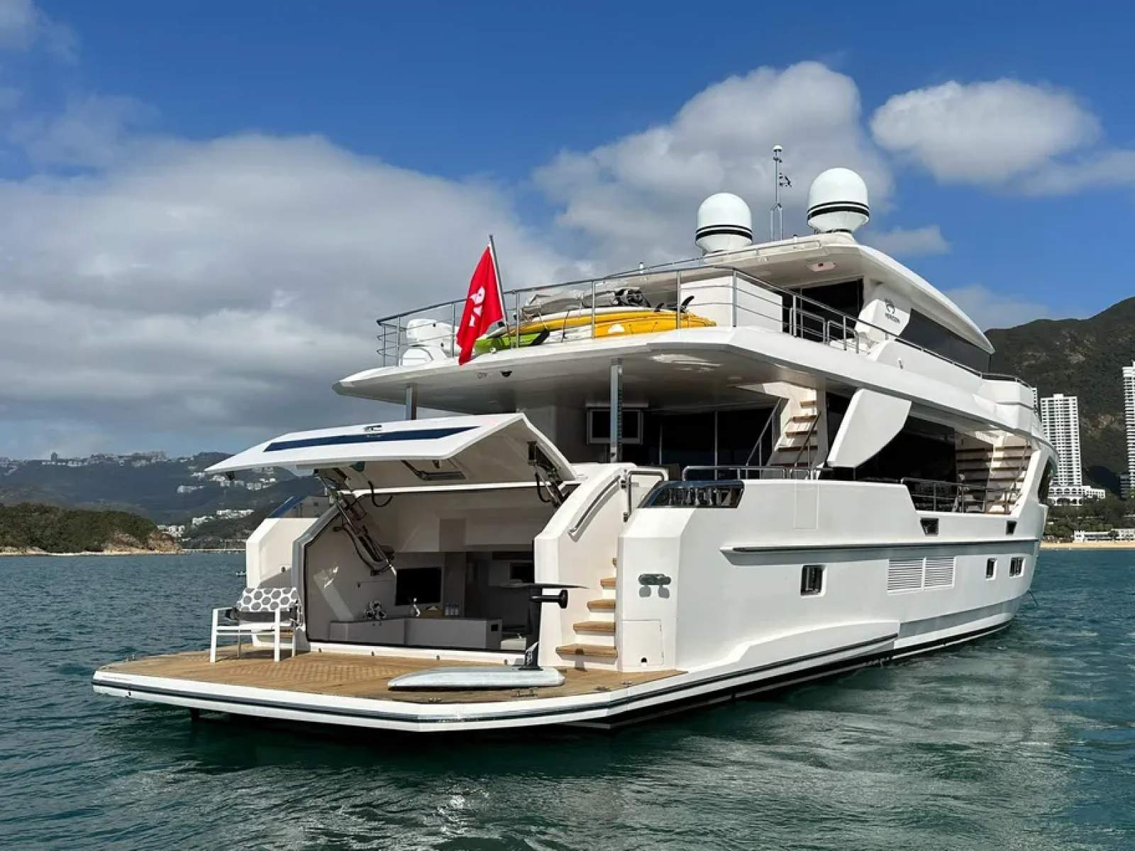 Horizon Yacht FD80 - Exceptional Condition and available immediately
