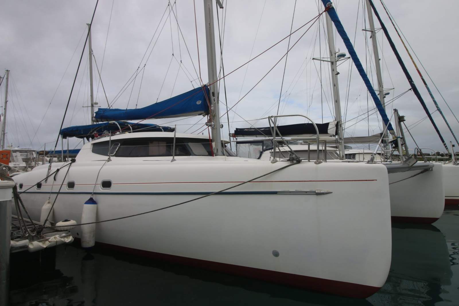 Fountaine Pajot Bahia 46 Genset, watermaker, dive compressor, RIB+15hp