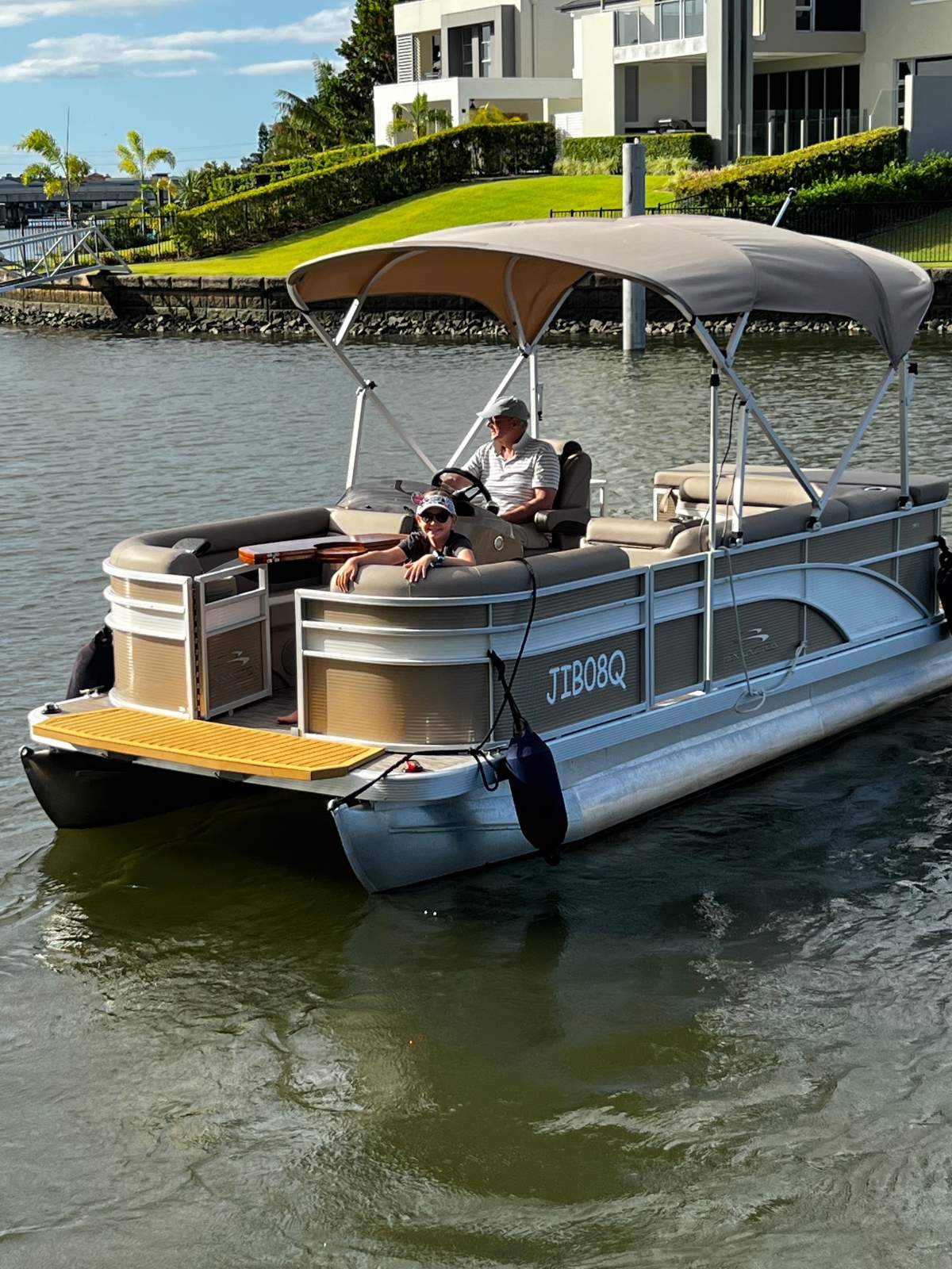 Bennington Pontoon Boat 18SL Electric