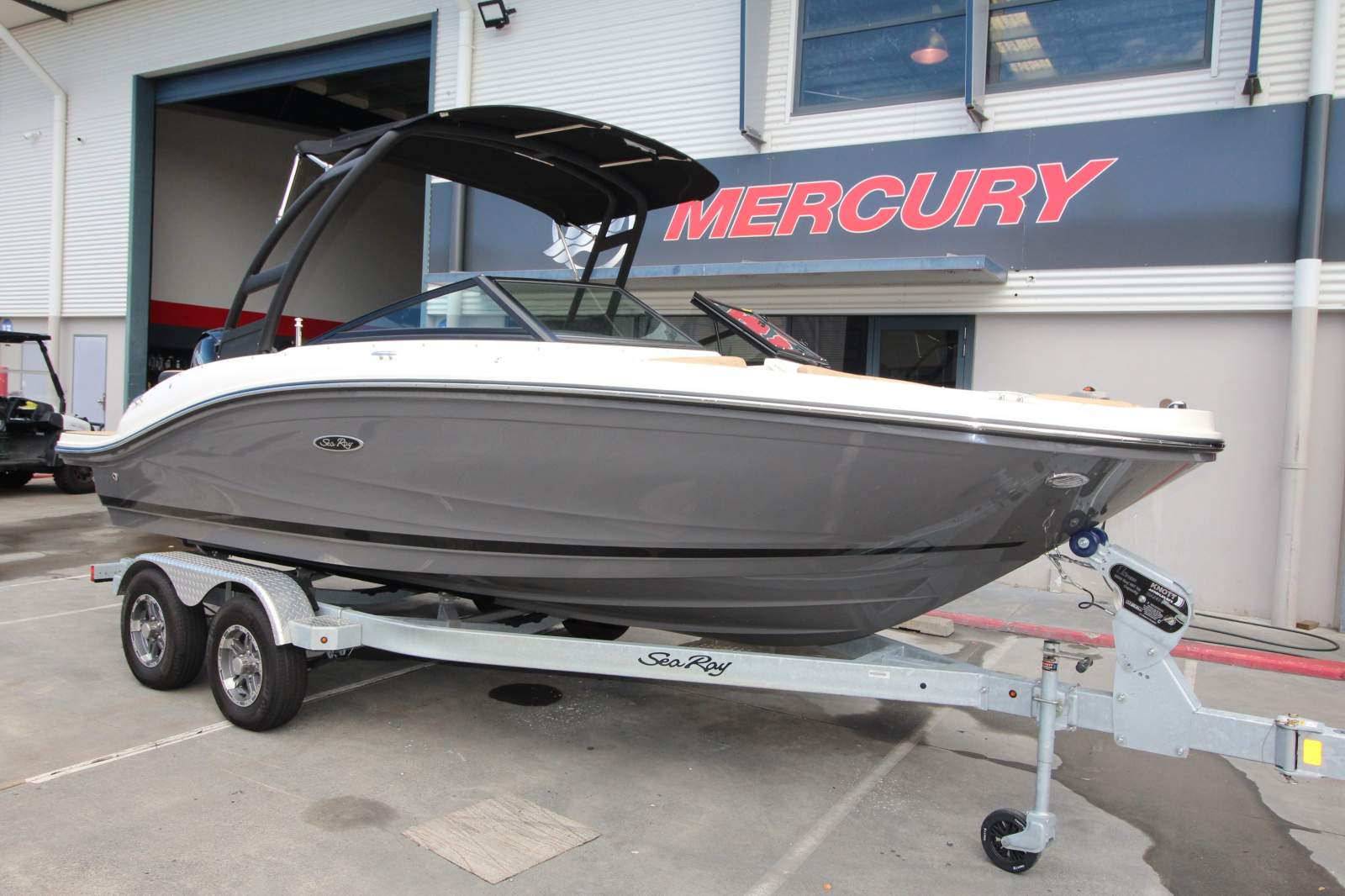 Sea Ray 19 SPX OB Bowrider