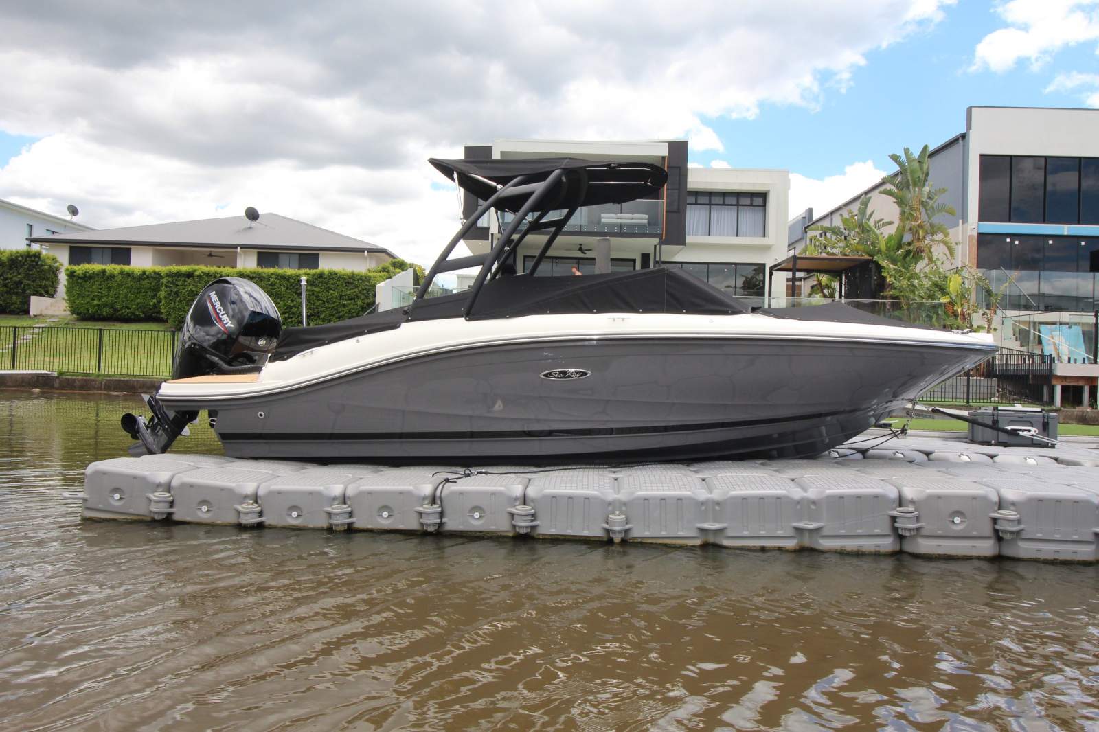 Sea Ray 19 SPX OB Bowrider