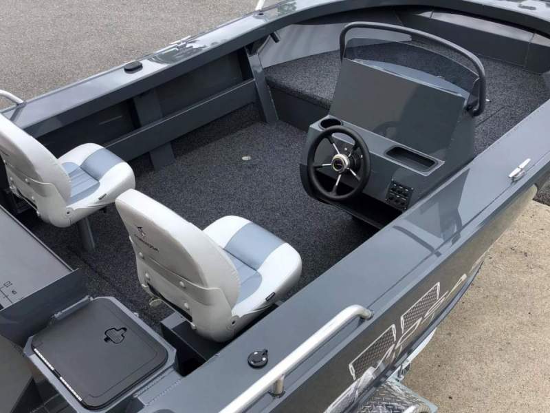 Formosa 495 SRT Side Console