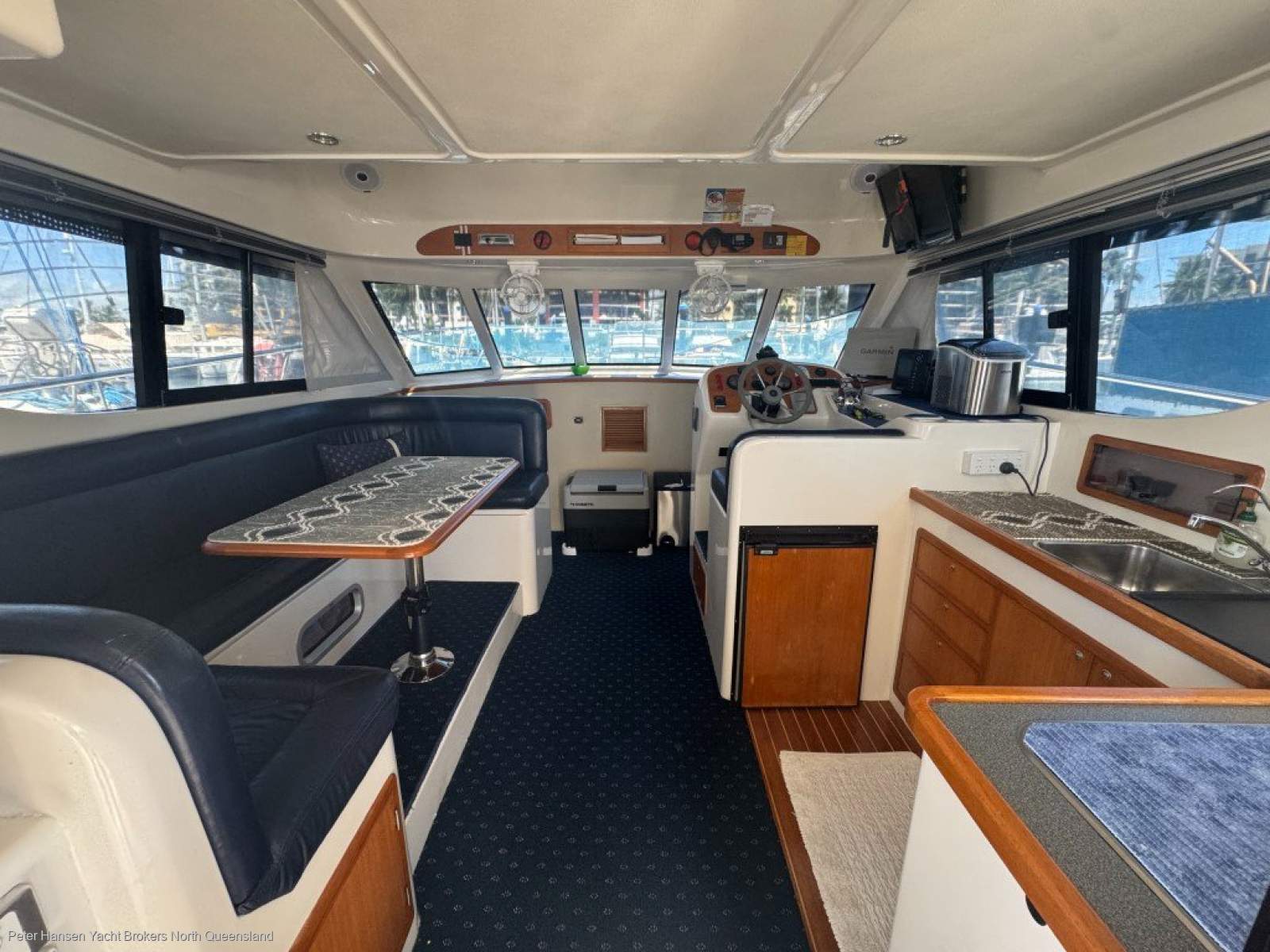 Voyager 1040 Flybridge Catamaran