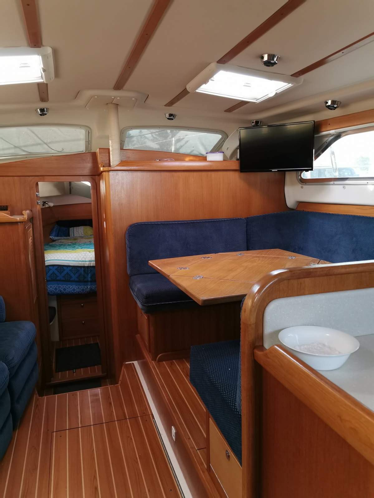 Catalina 440 Deck Saloon WING KEEL