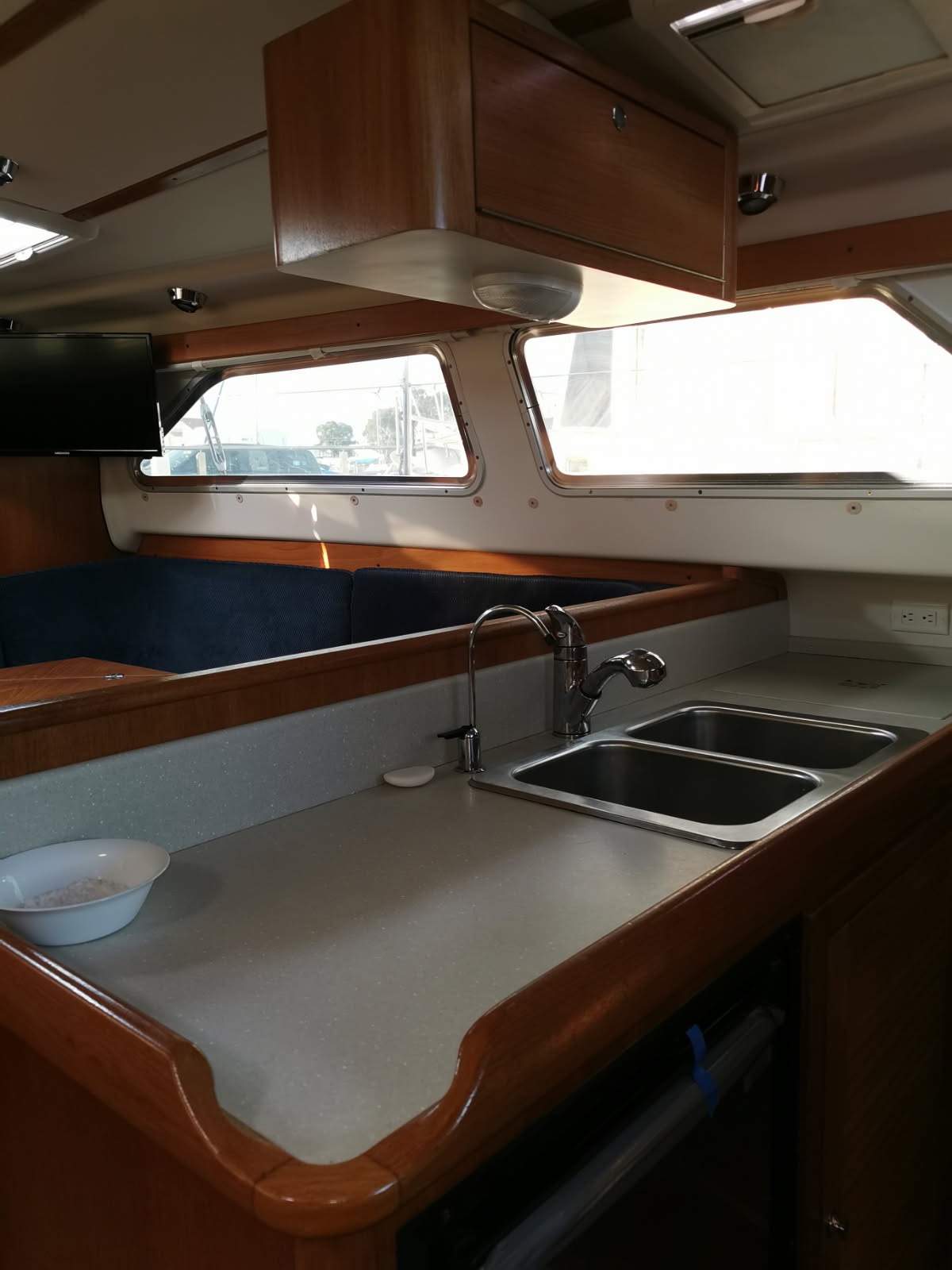 Catalina 440 Deck Saloon WING KEEL