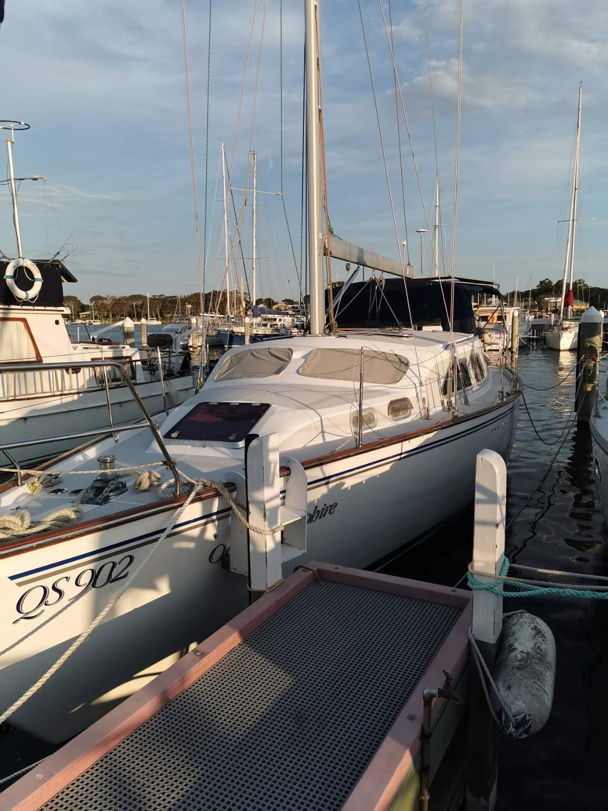 Catalina 440 Deck Saloon WING KEEL