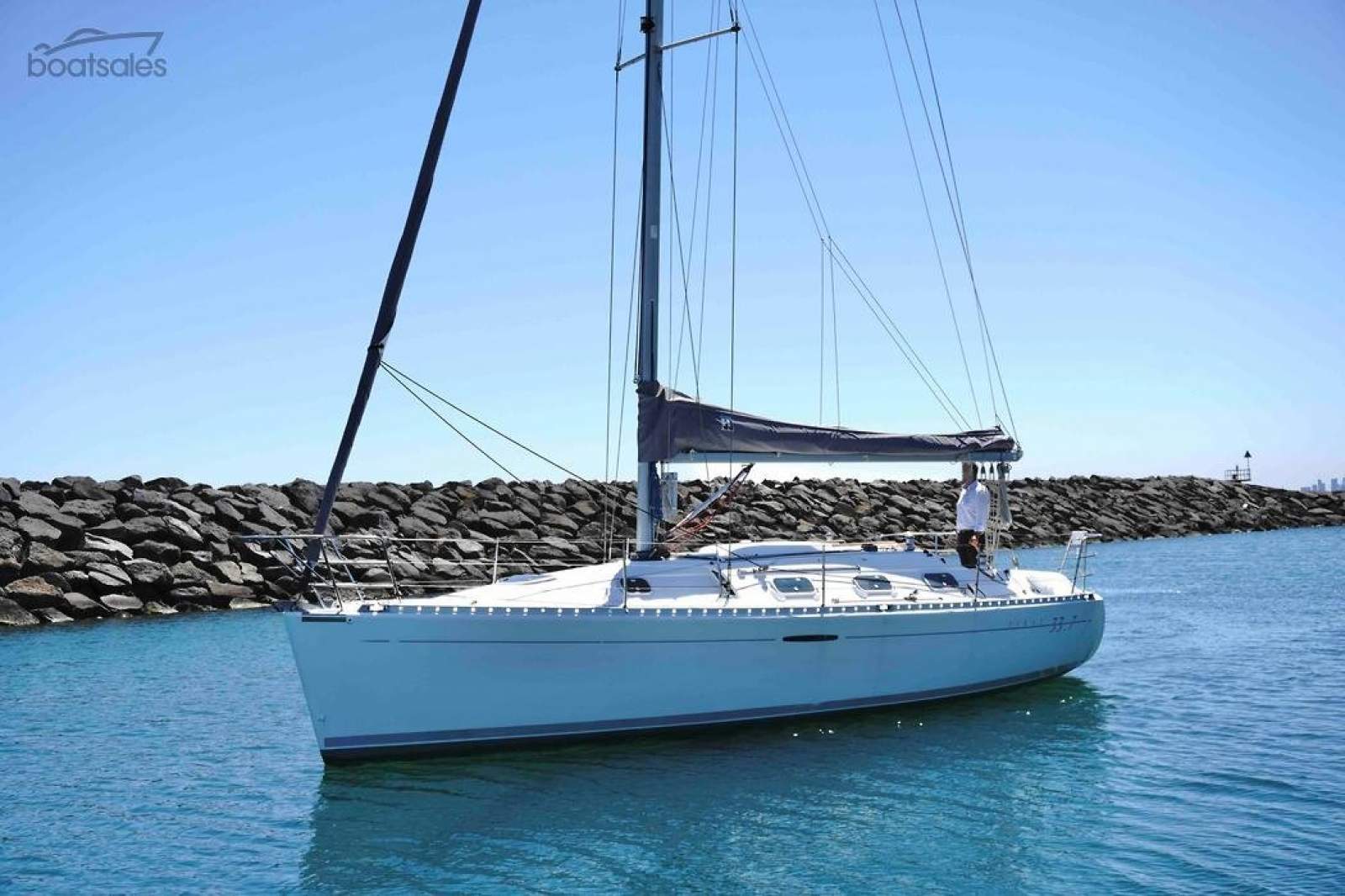 Beneteau First 33.7
