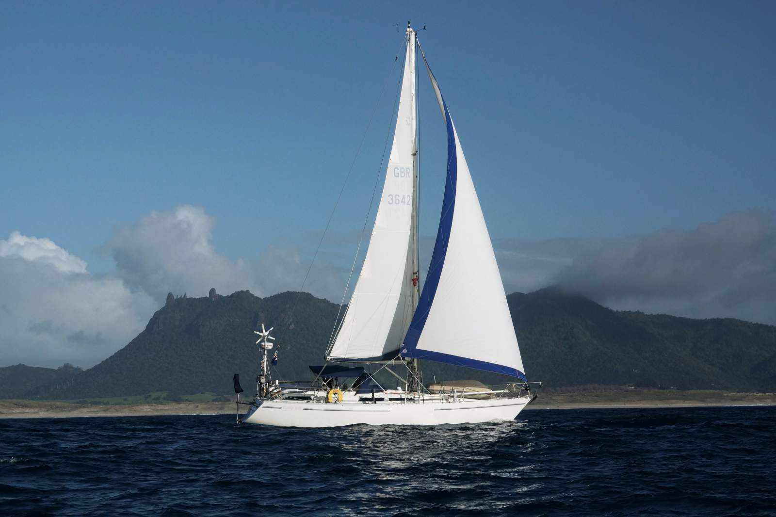 Moody 376 for sale in Langkawi Malaysia:Moody 376 yacht for sale