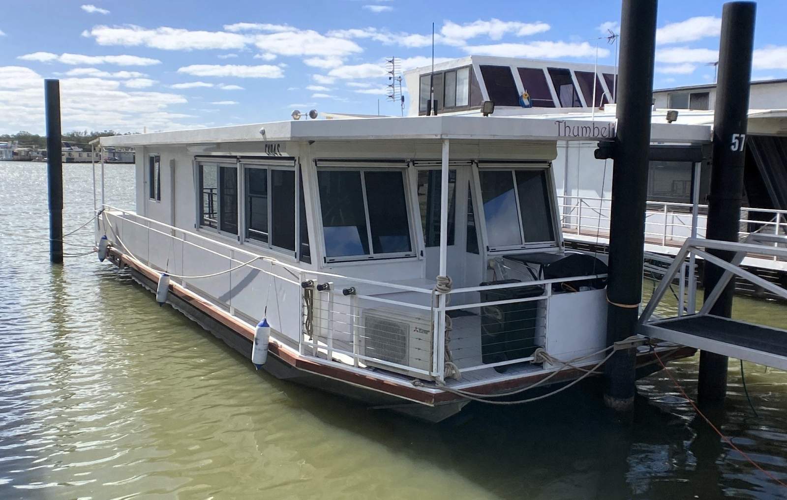 THUMBELINA. Immaculate, Alloy Pontoon, Houseboat.