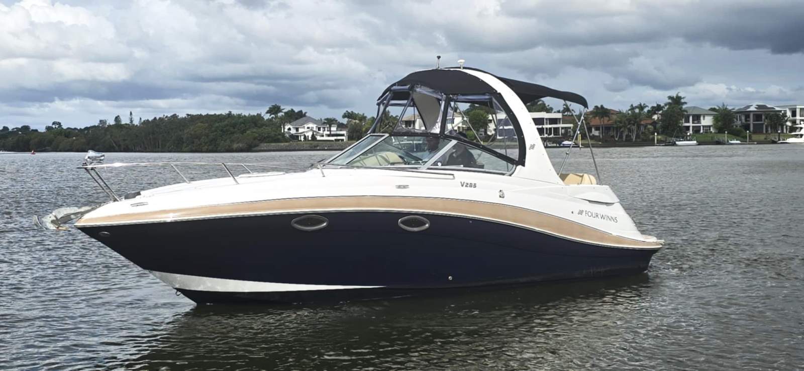 Four Winns V278
