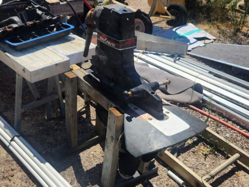 Mercruiser 5.7 engine and Alpha 1 leg