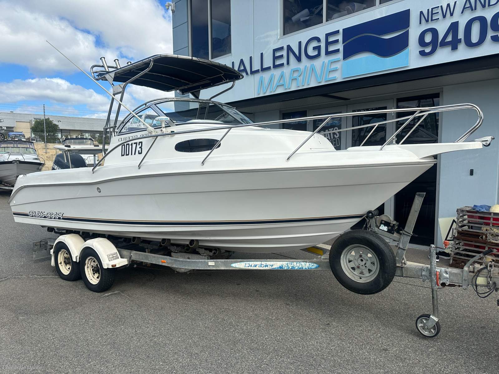 CruiseCraft Outsider 625 with Yamaha 200HP 2 Stroke