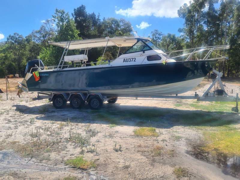 Chivers Marine 32 Chives commander