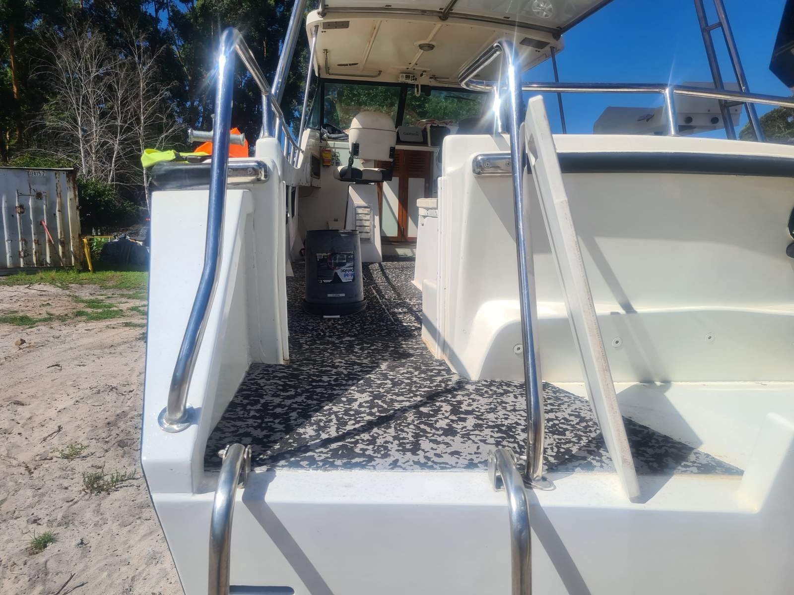 Chivers Marine 32 Chives commander