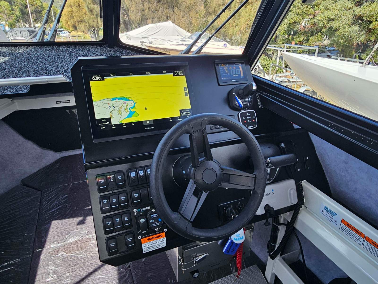 Bar Crusher 780 HTP Pilothouse version