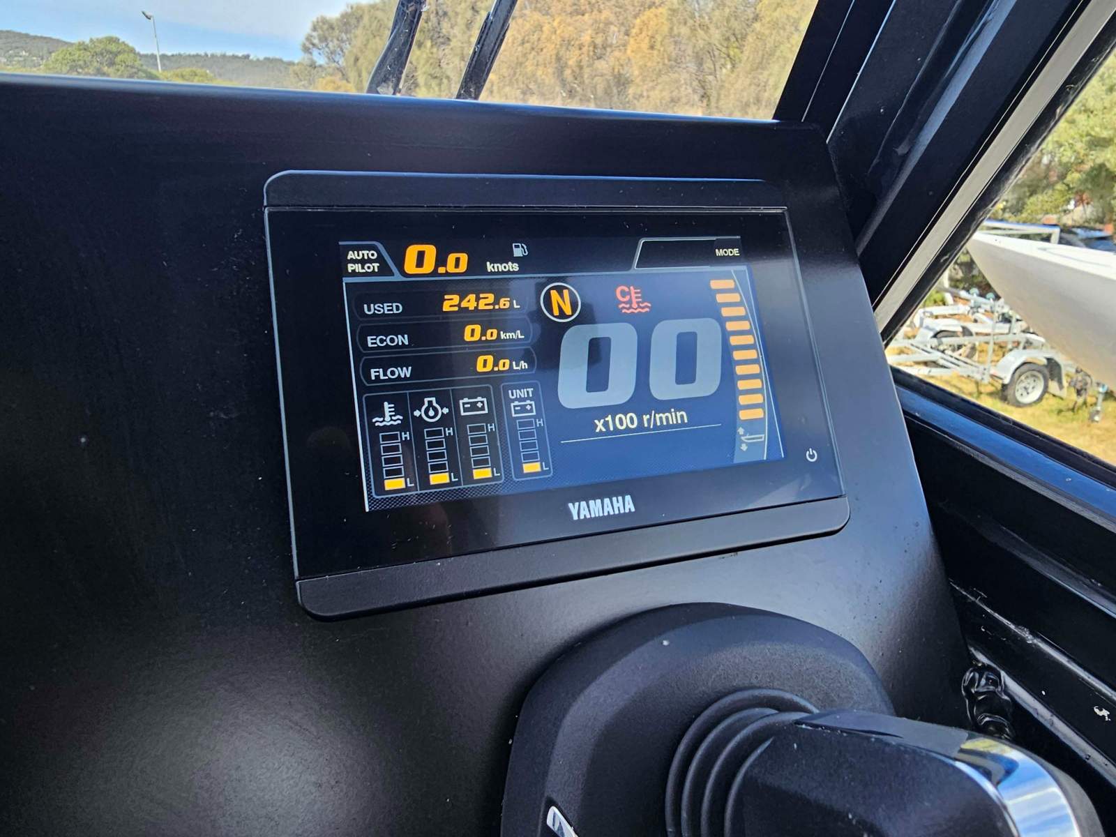 Bar Crusher 780 HTP Pilothouse version