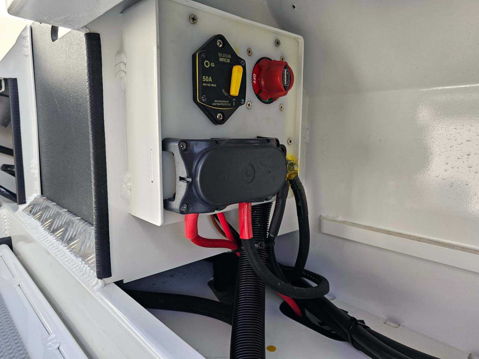 Bar Crusher 780 HTP Pilothouse version