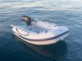Caribbean 28 Flybridge Cruiser Twin Diesel Shaftdrive