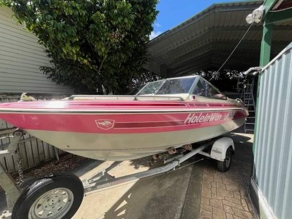 Haines Hunter 530 Bowrider SLA