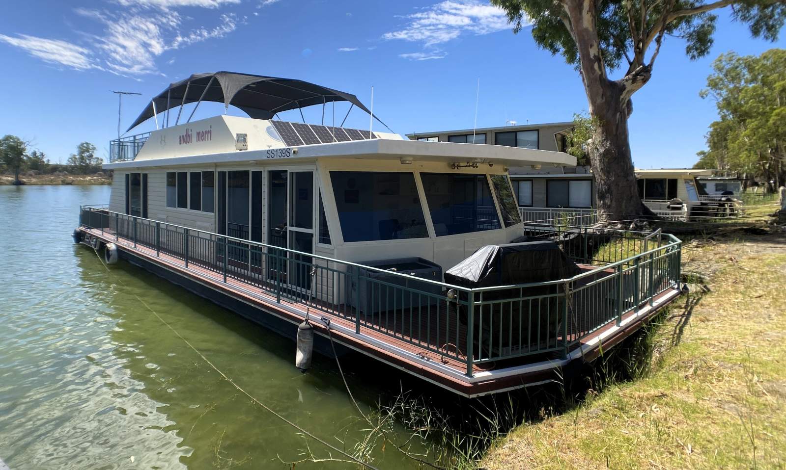 ANDBI MERRI. Stunning Two Deck, 3 Bed, Houseboat.