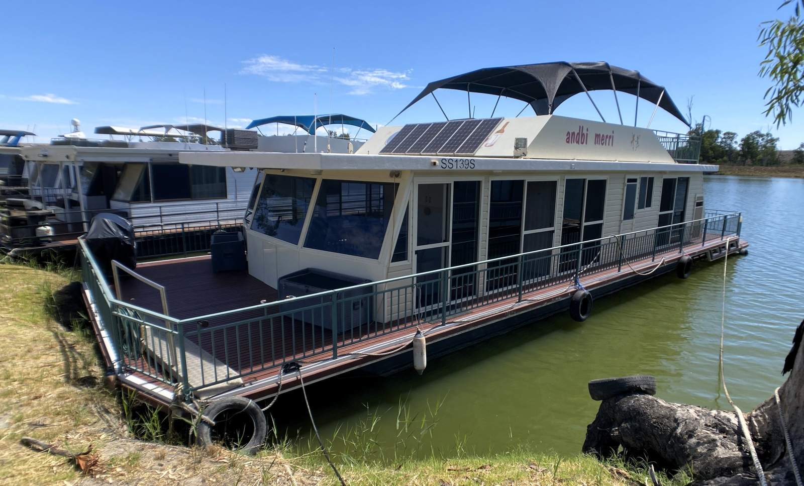 ANDBI MERRI. Stunning Two Deck, 3 Bed, Houseboat.