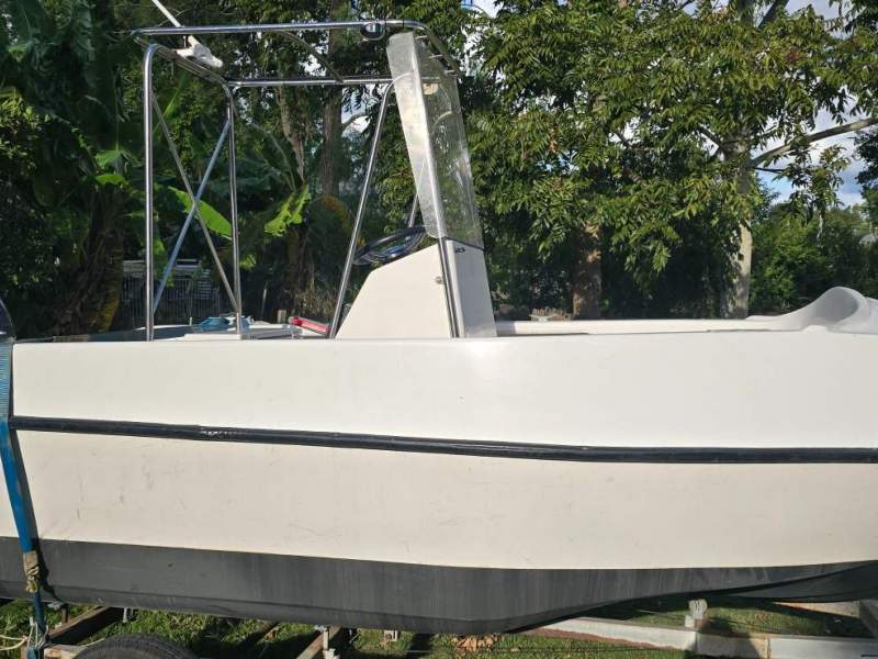 Eagle Ray 1700 Centre Console