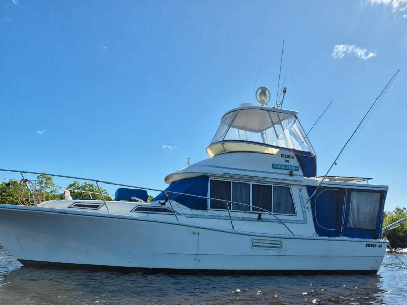 Steber 36 Dual Station Flybridge Cruiser