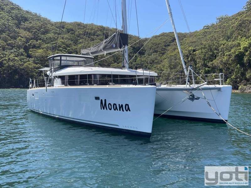 Lagoon 450 SporTop