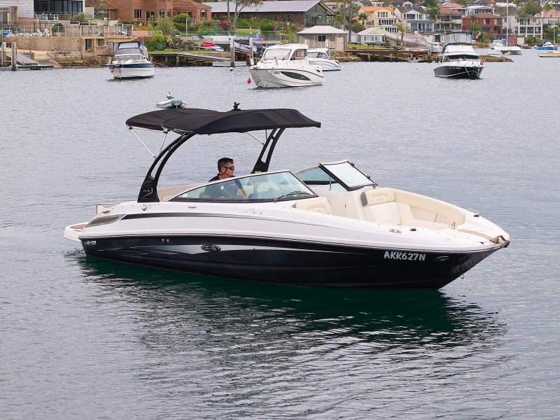 Sea Ray 240 Sundeck