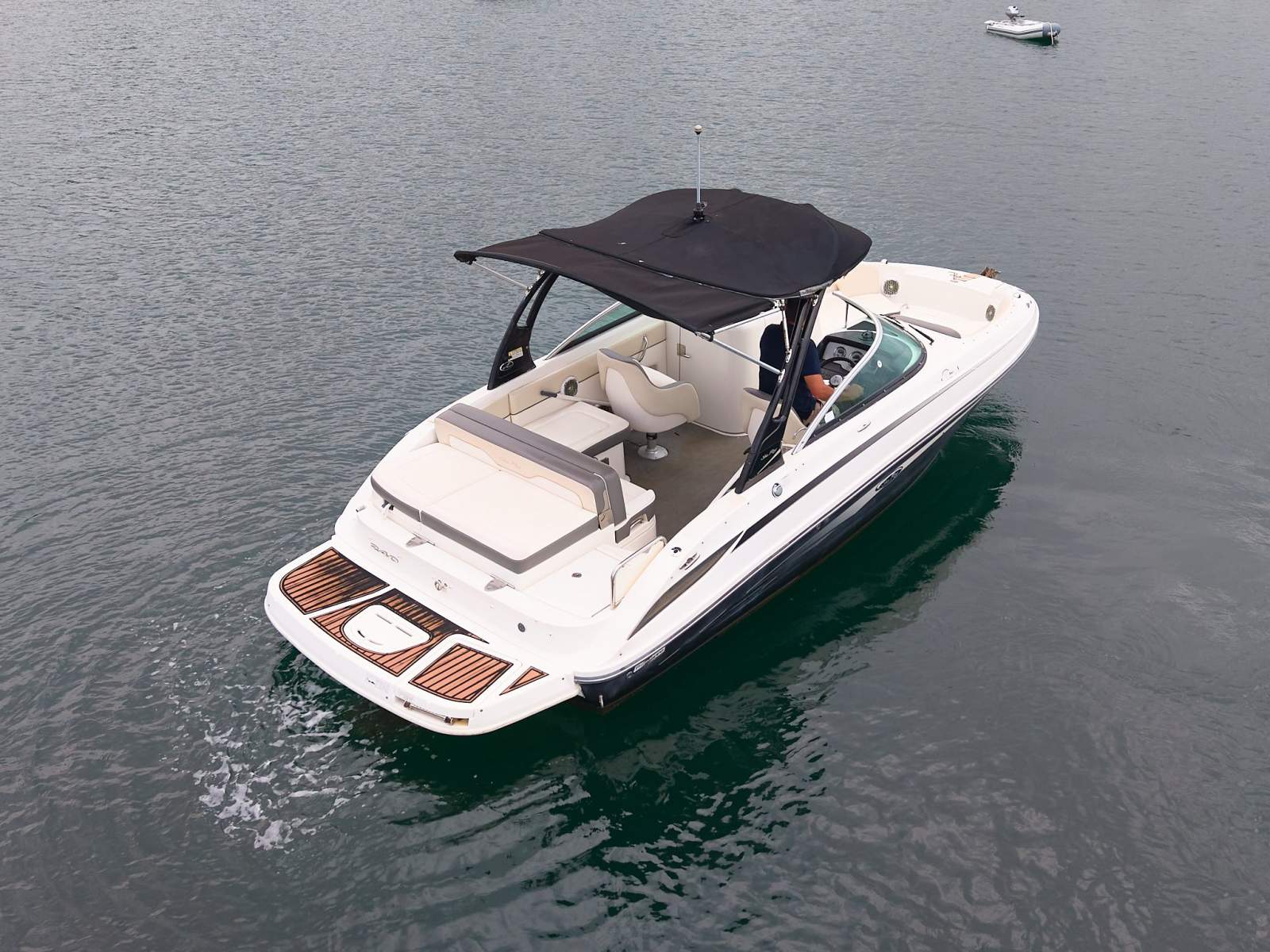 Sea Ray 240 Sundeck