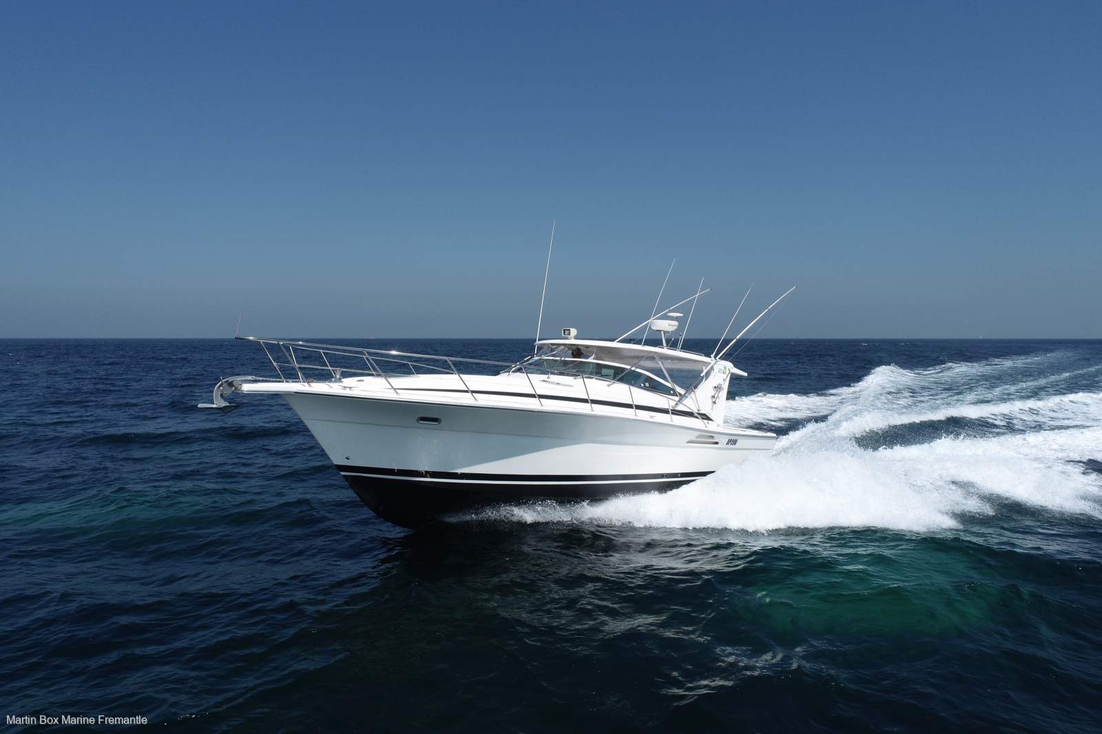 Riviera 4000 Offshore Hardtop