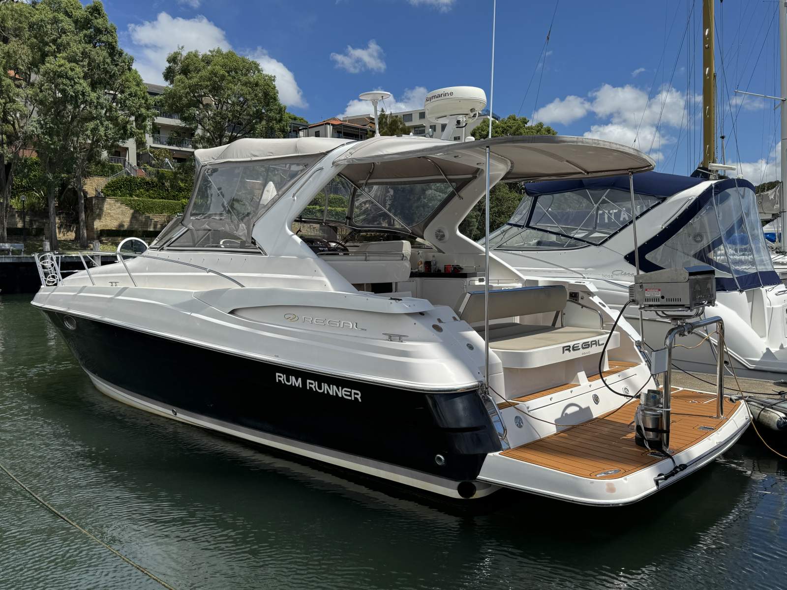 Regal 3560 Sports Cruiser