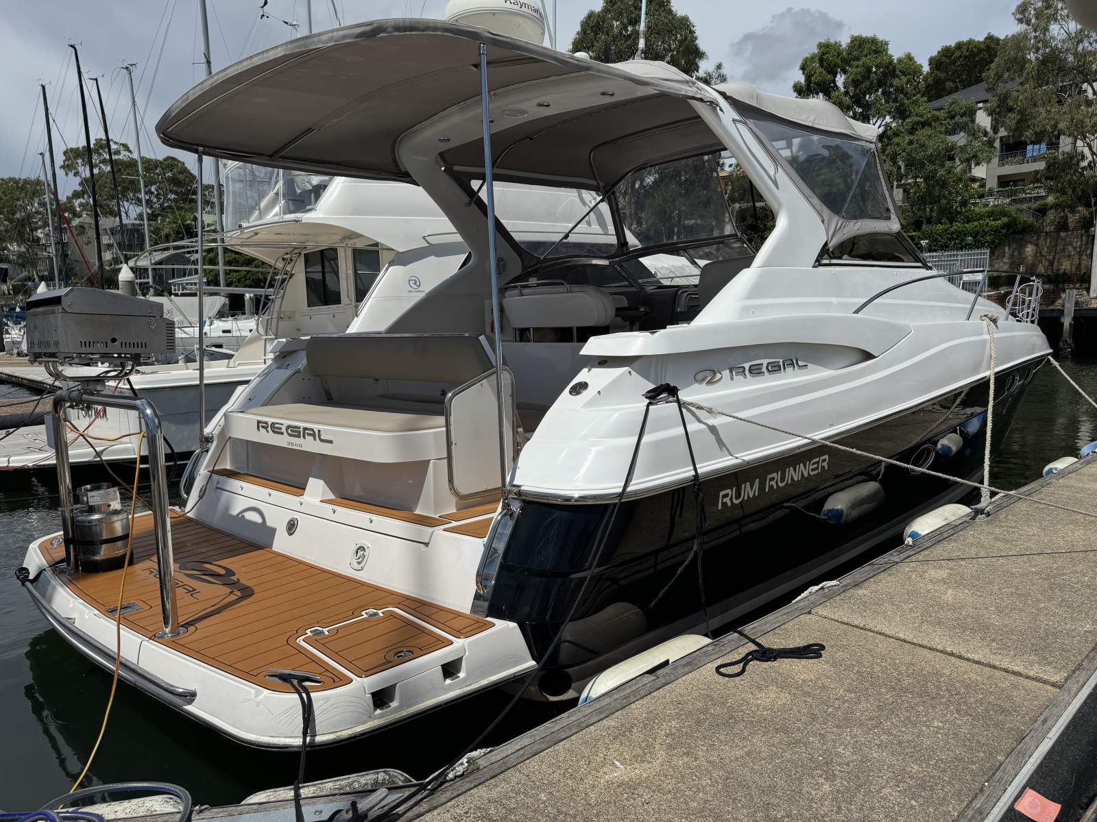Regal 3560 Sports Cruiser